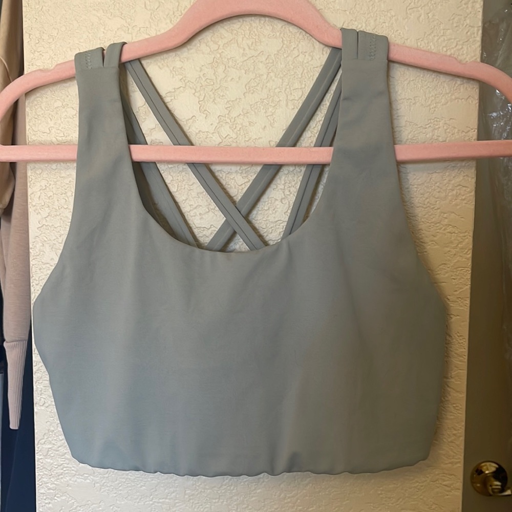 Senita sports bra!